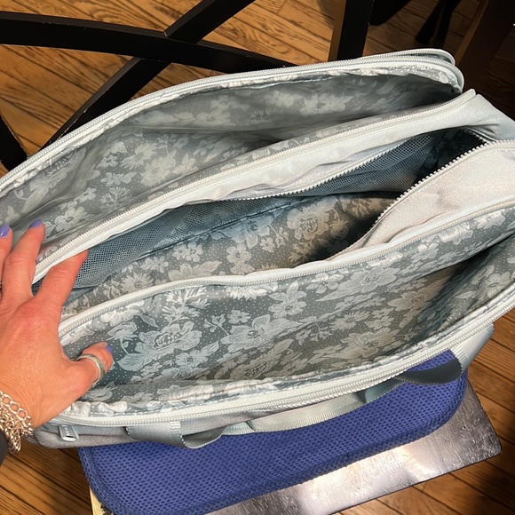 Vera Bradley ReActive Weekender Travel Bag with custom patches. Light blue - Picture 2 of 12